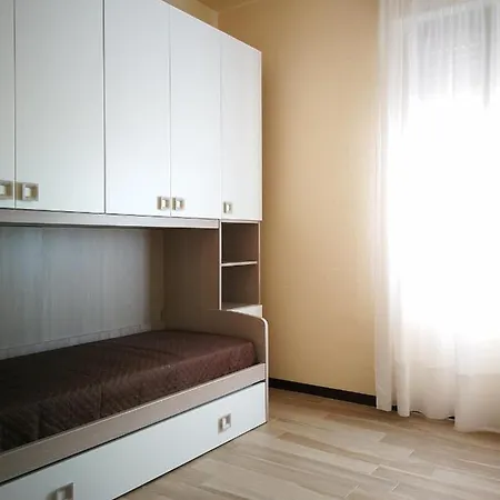Santa Lucia Fronte Mare Apartment *